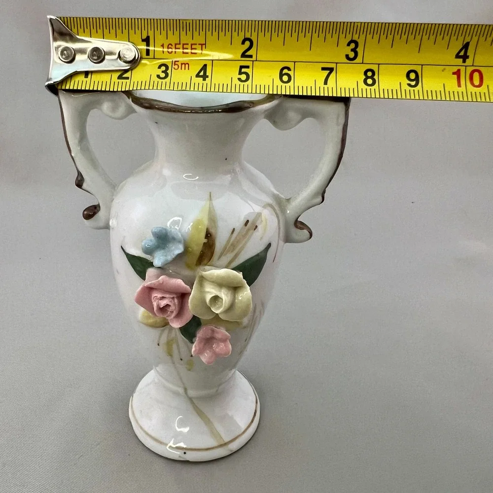 Unbranded Bud Vase Unisex Small White Excellent 3D Floral Scrolled Handles